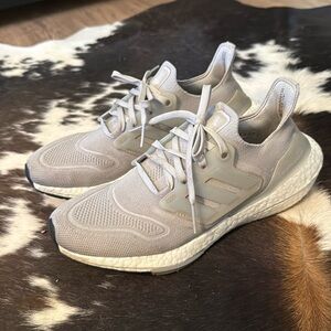 Like new gray adidas ultra boost 22